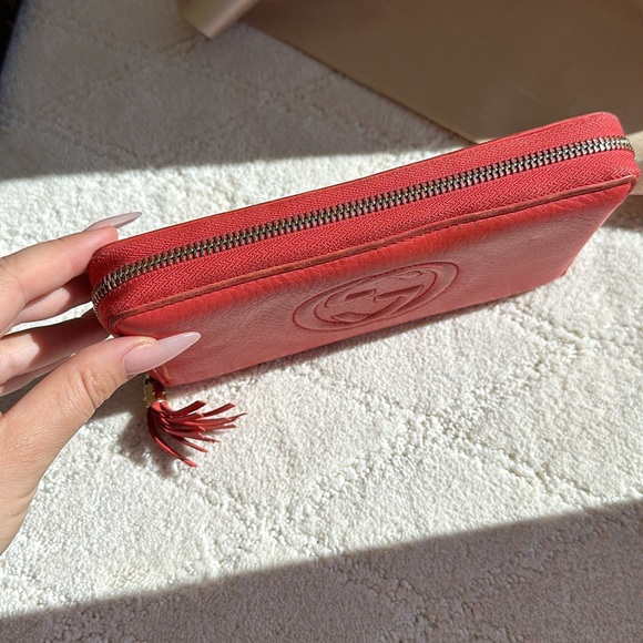 Gucci Pink Leather Zip Wallet - Picture 2 of 5